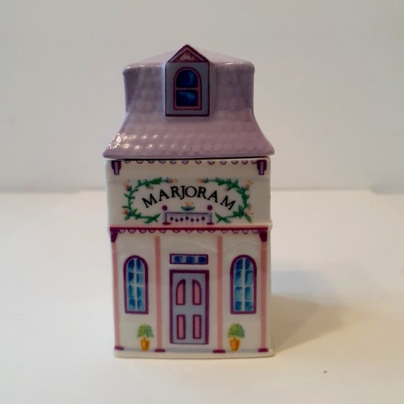 v i n t a g e :: 1989 The Lenox Spice Village  | MARJORAM House - Picture 4 of 11